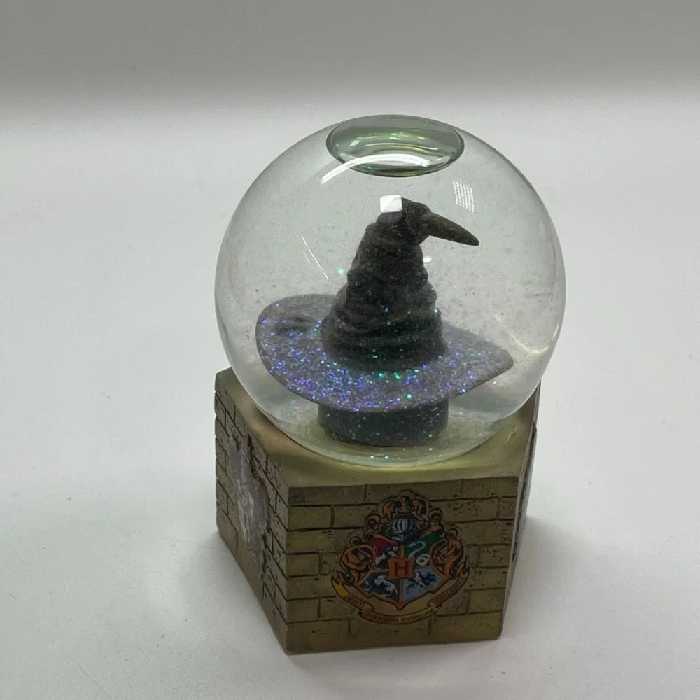 Harry Potter Snow‎ Globe HOGWARTS Sorting Hat